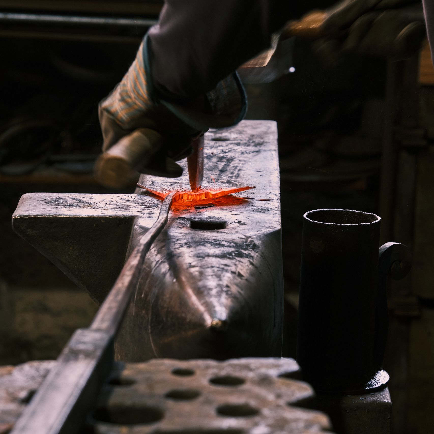 Forge & Anvil logo badge